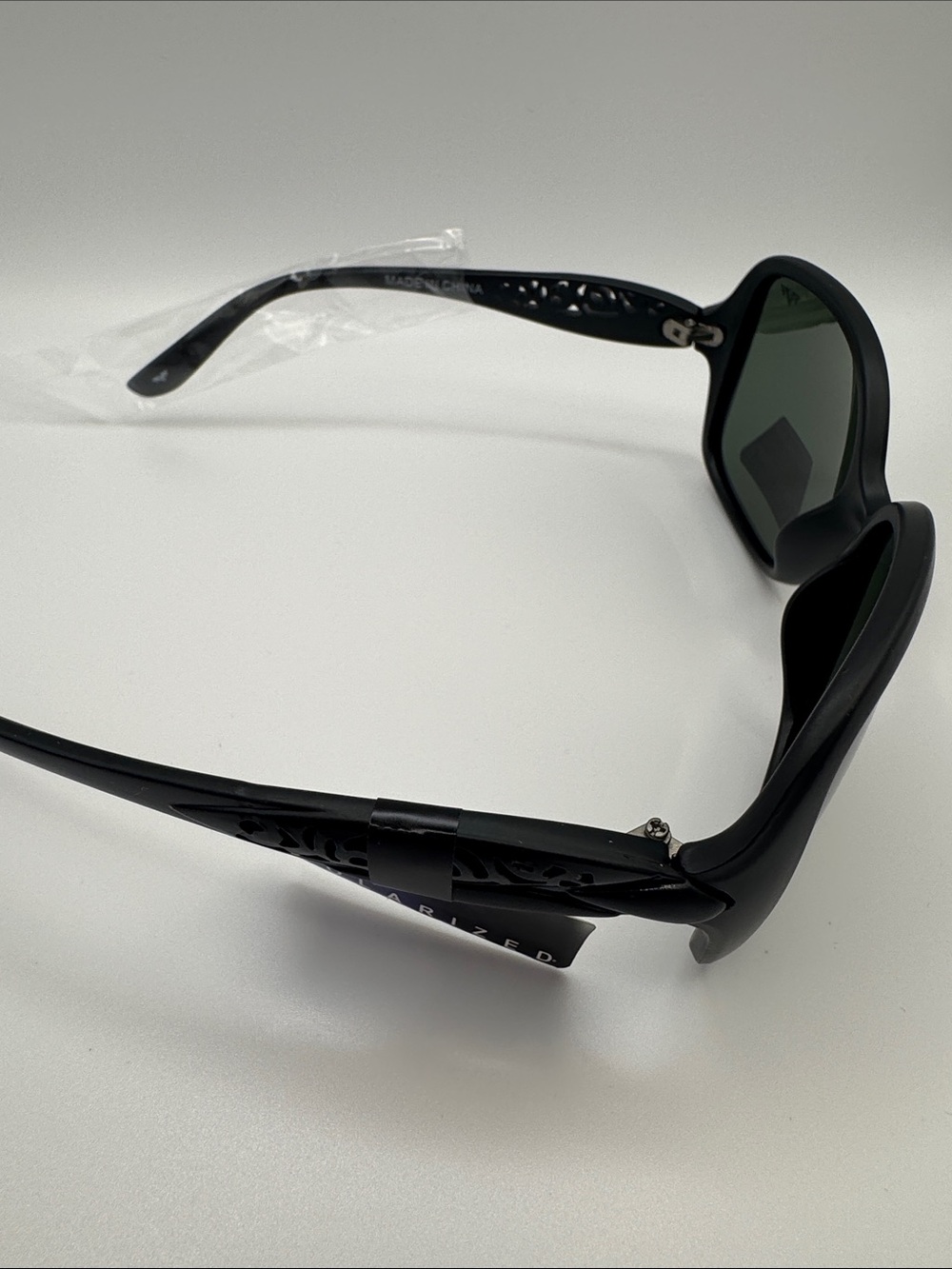 Polarized Black Women's Sunglasses - Picture 3 of 4